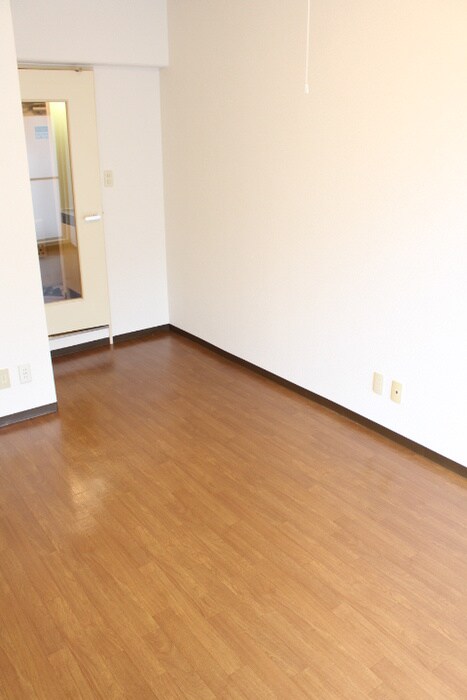 物件内観写真11　(居室)