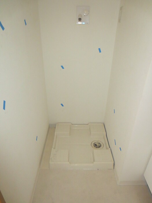 物件内観写真14　(洗濯機置場)