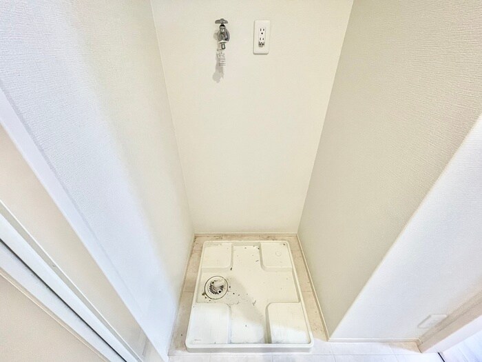 物件内観写真18　(洗濯機置場)