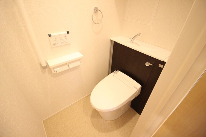 物件内観写真15　(トイレ)