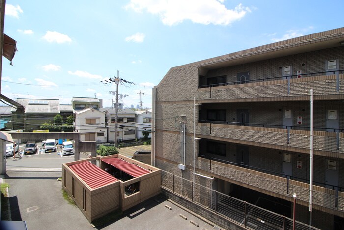 物件内観写真18　(室内からの展望)