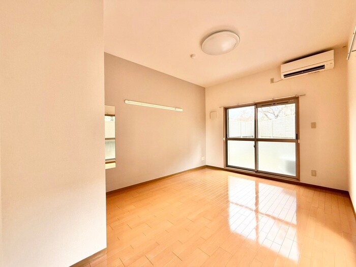 物件内観写真10　(居室)