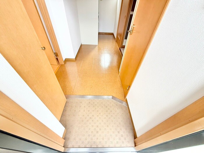 物件内観写真17　(玄関)