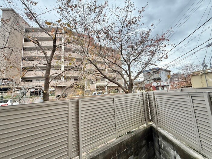 物件内観写真22　(室内からの展望)