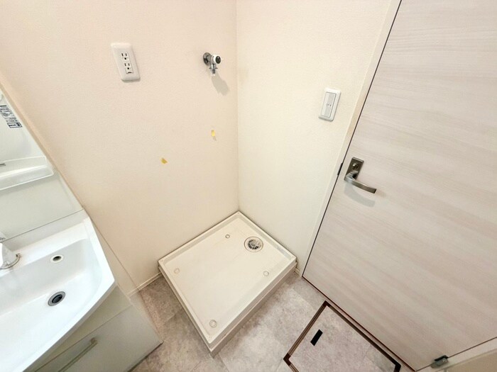 物件内観写真18　(洗濯機置場)