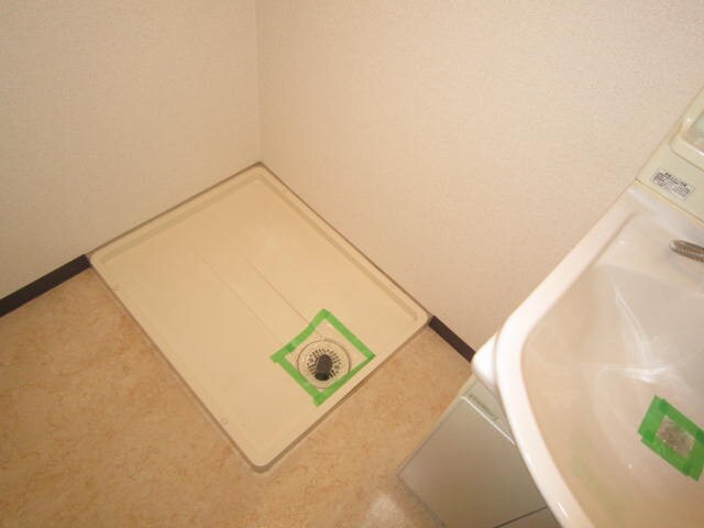 物件内観写真14　(洗濯機置場)