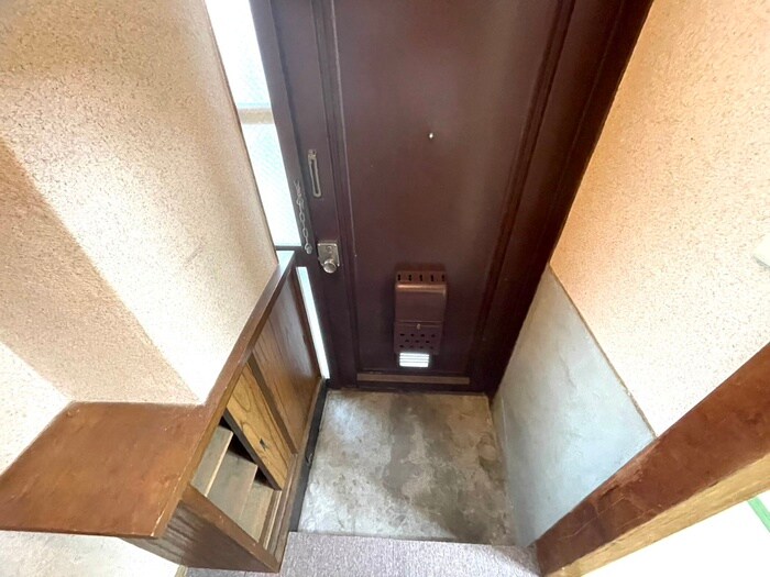 物件内観写真16　(玄関)