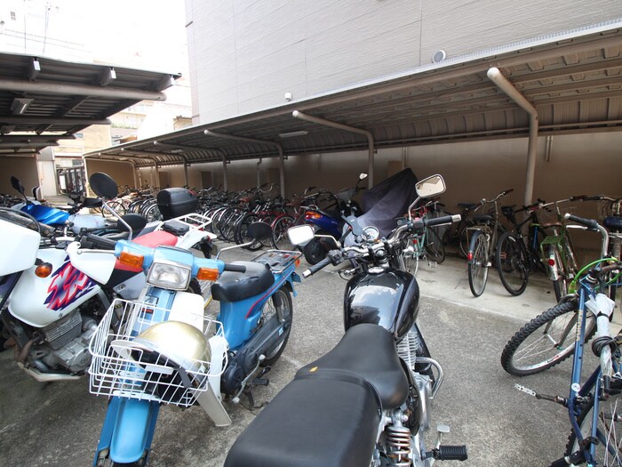 物件外観写真6　(駐輪場)