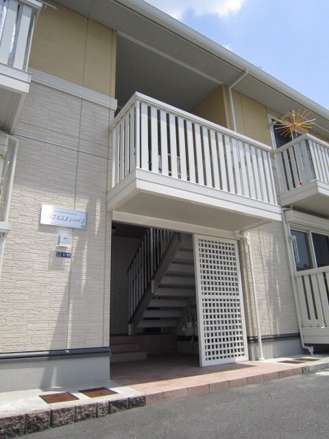 物件外観写真2　(エントランス部分)