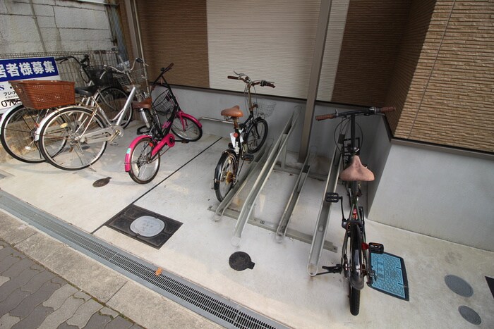 物件外観写真3　(駐輪場)