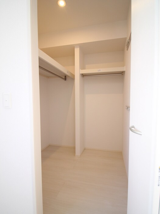 物件内観写真11　(収納)