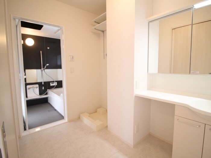 物件内観写真18　(洗面)