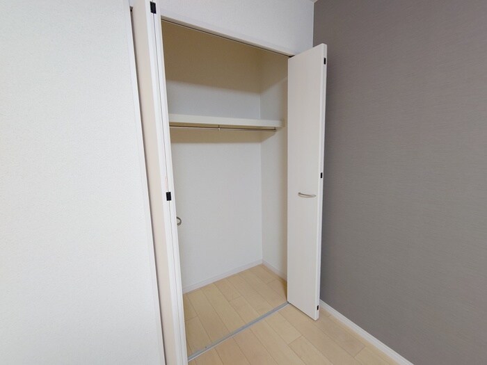 物件内観写真12　(収納)