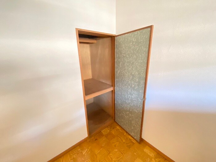 物件内観写真12　(収納)