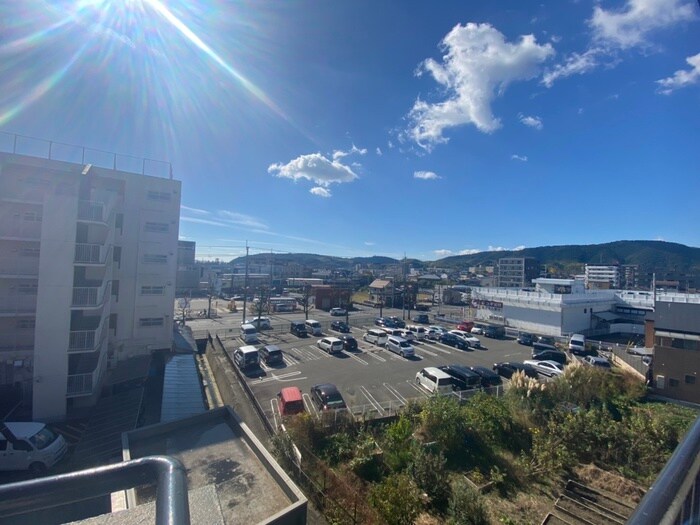 物件内観写真16　(室内からの展望)