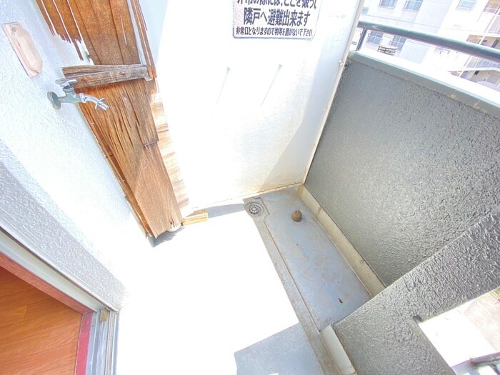 物件内観写真17　(洗濯機置場)