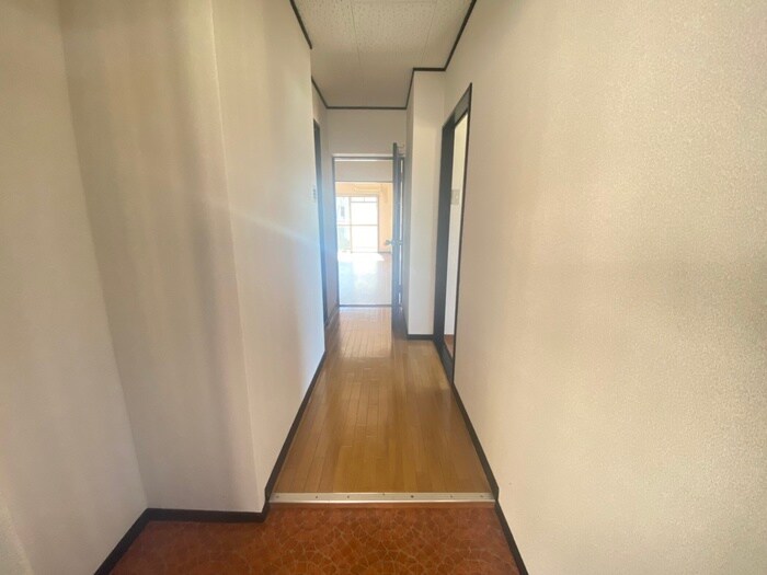 物件内観写真22　(廊下)