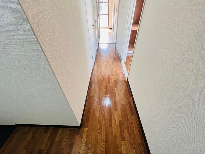 物件内観写真8　(廊下)