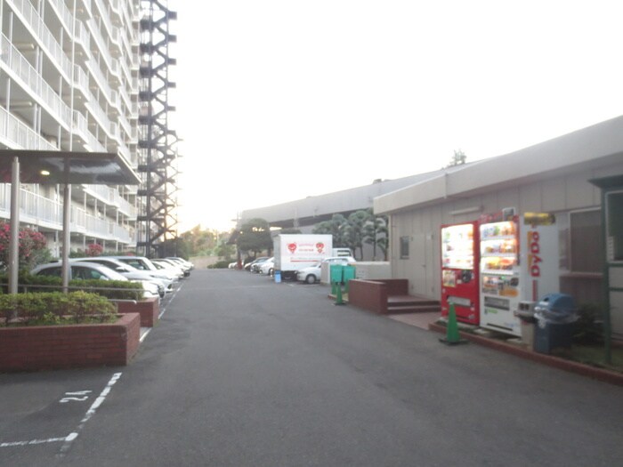 物件外観写真5　(駐車場)