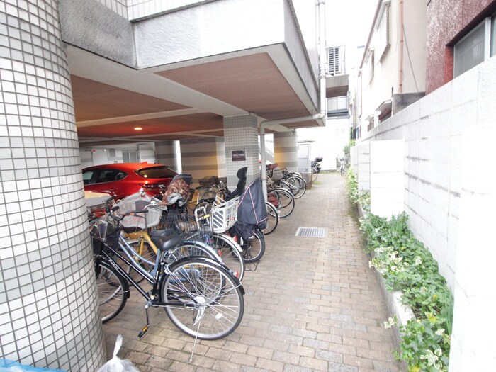 物件外観写真5　(駐輪場)