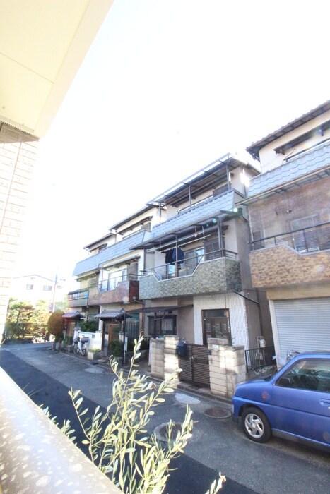 物件内観写真7　(室内からの展望)