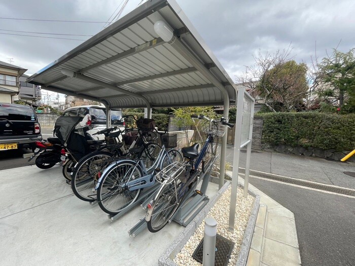 物件外観写真3　(駐輪場)