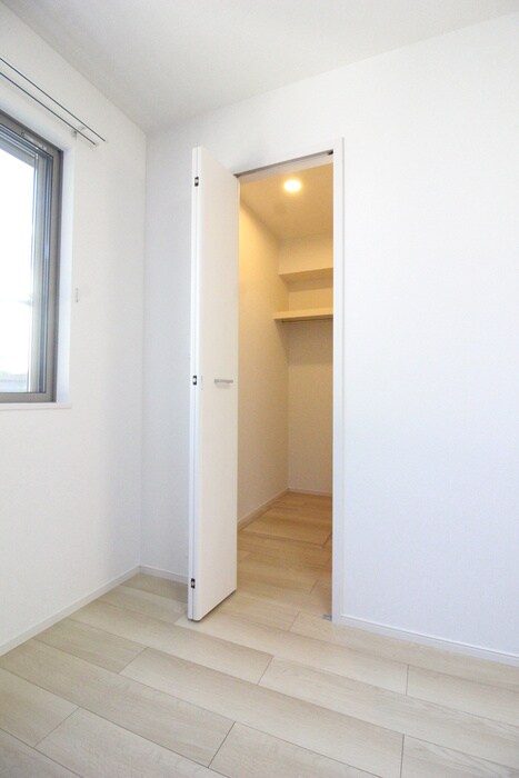 物件内観写真21　(収納)