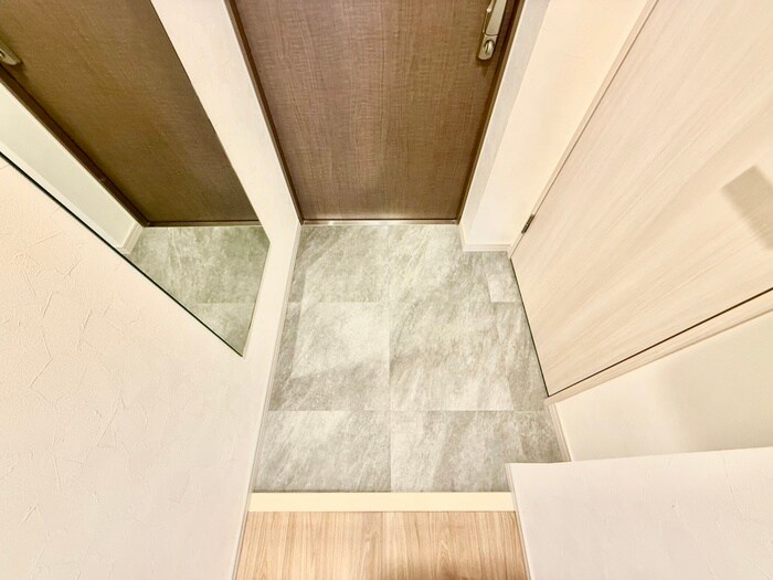 物件内観写真7　(玄関)