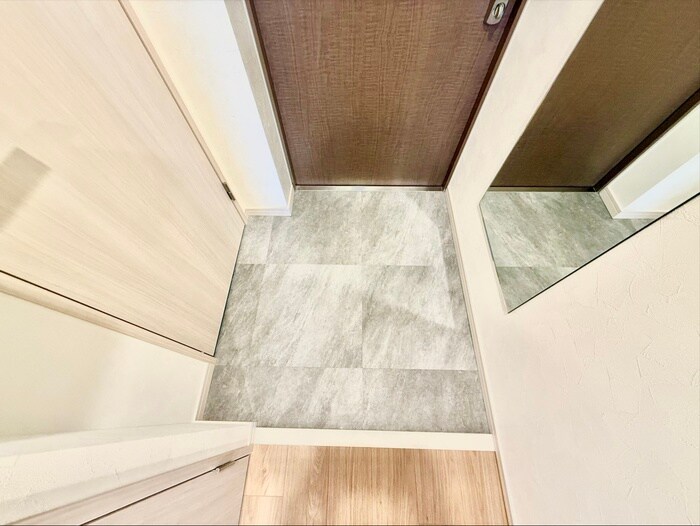 物件内観写真7　(玄関)