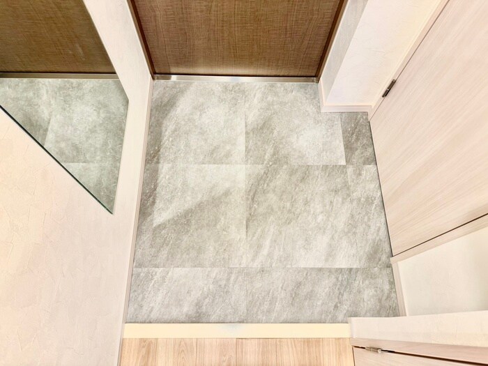 物件内観写真7　(玄関)