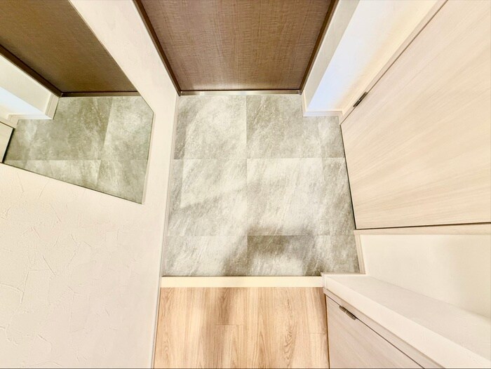 物件内観写真7　(玄関)