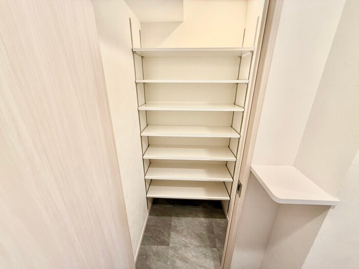 物件内観写真8　(靴箱)