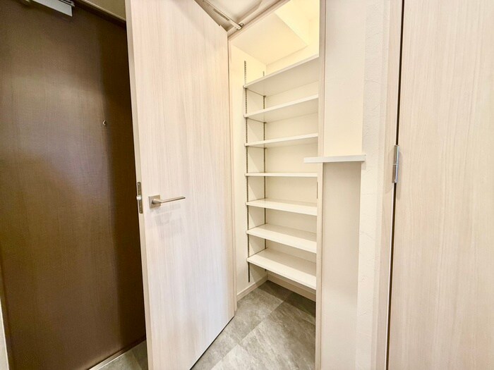 物件内観写真8　(靴箱)