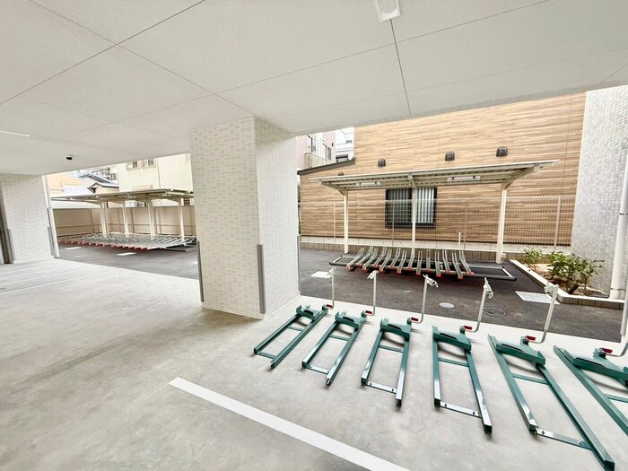 物件外観写真3　(駐輪場)