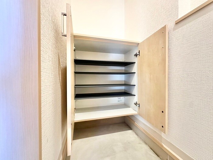 物件内観写真18　(靴箱)