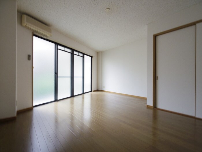 物件内観写真6　(居室)