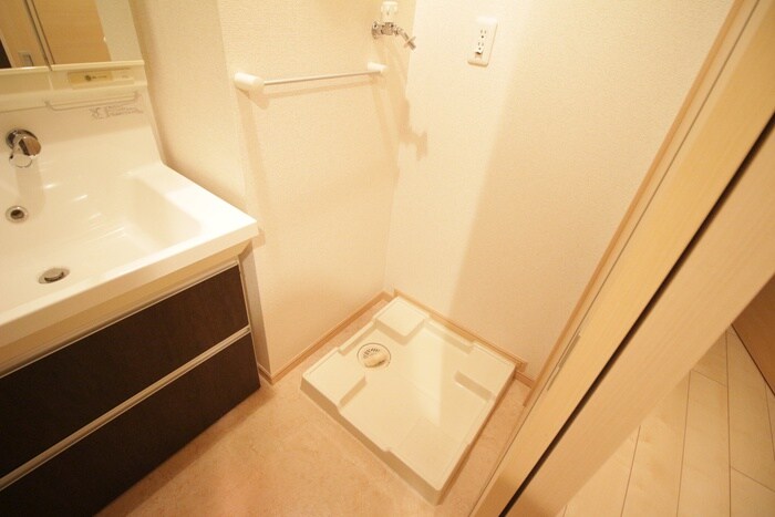 物件内観写真15　(洗濯機置場)