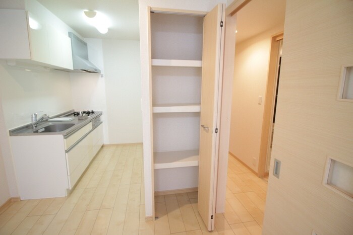 物件内観写真18　(収納)