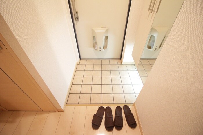 物件内観写真21　(玄関)