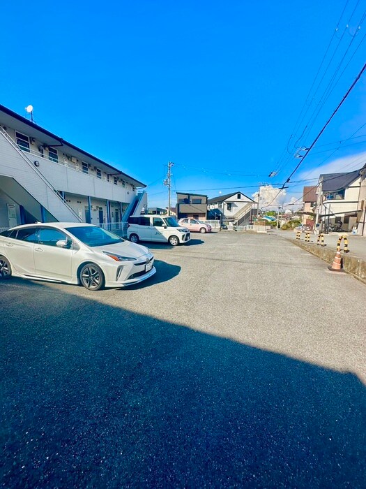 物件外観写真4　(駐車場)