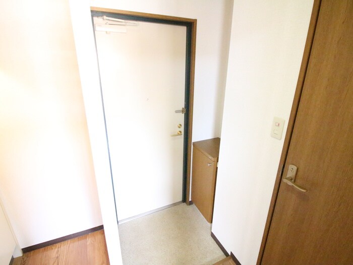 物件内観写真17　(玄関)