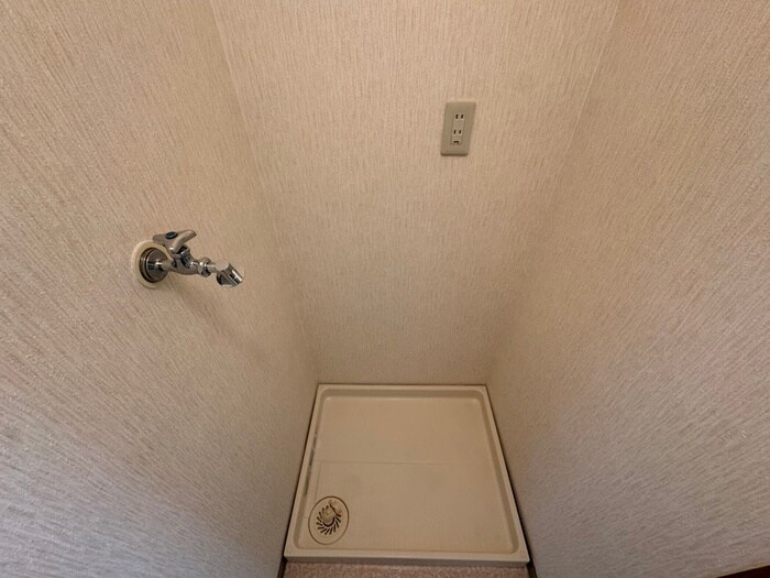 物件内観写真17　(洗濯機置場)