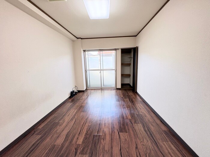 物件内観写真8　(居室)