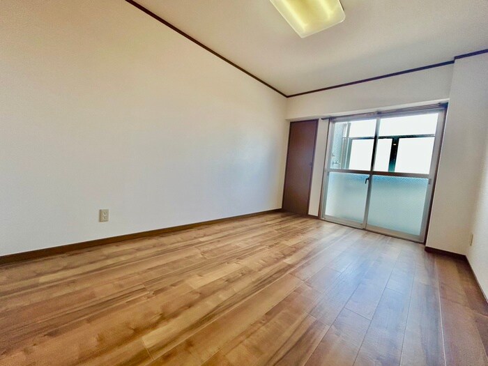 物件内観写真8　(居室)