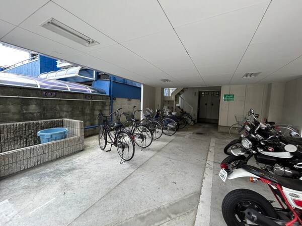 駐輪場