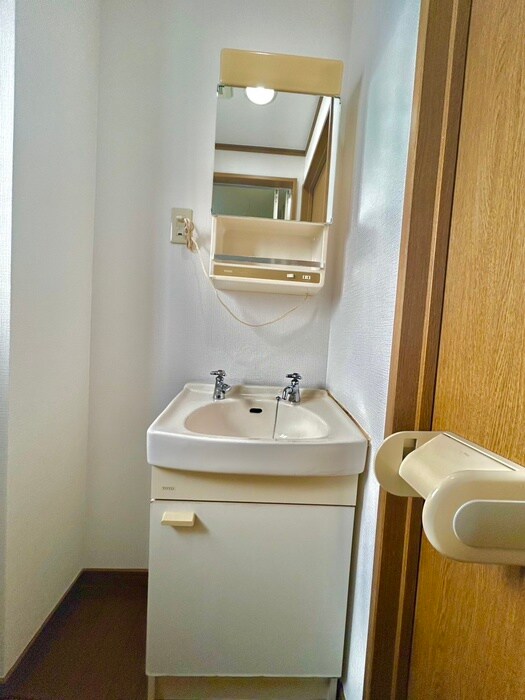 物件内観写真12　(洗面)