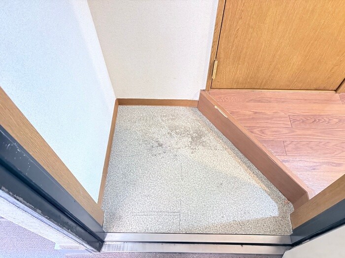 物件内観写真18　(玄関)