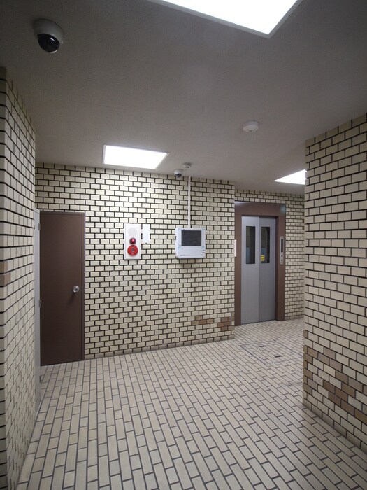 物件外観写真5　(エントランス部分)