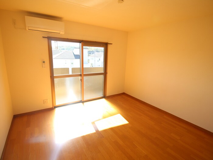 物件内観写真10　(居室)