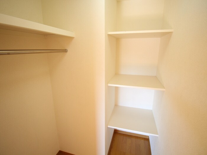 物件内観写真11　(収納)